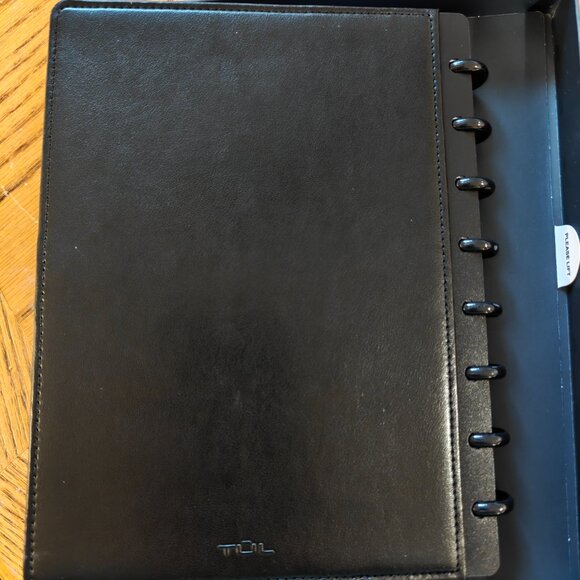 TUL Wireless Charging Notebook - Picture 3 of 7